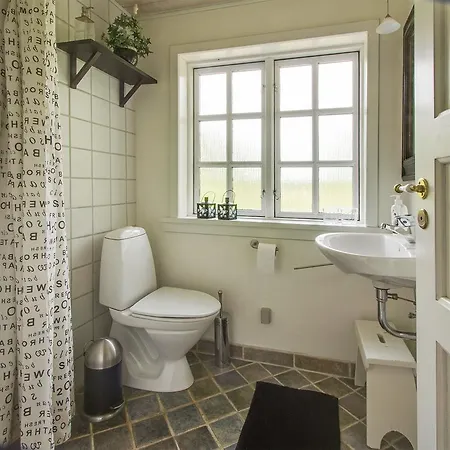 Two-bedroom Holiday In * Hals