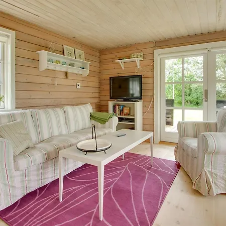 Hébergement de vacances Two-bedroom Holiday In *