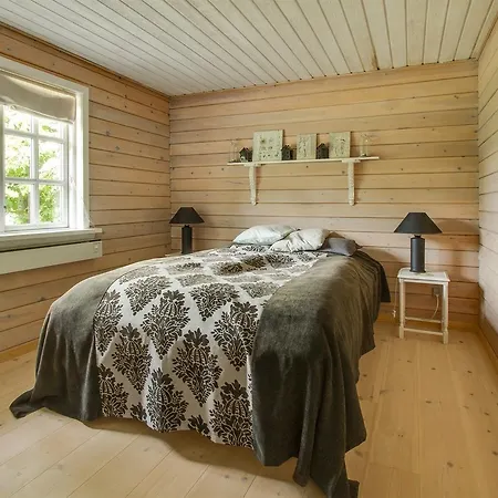 Two-bedroom Holiday In * Hals