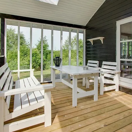 Two-bedroom Holiday In * Hals